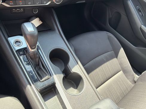 Used 2025 Nissan Altima 2.5 SV FWD image 31