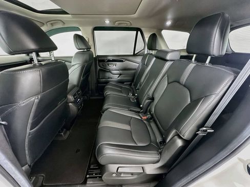 Certified 2024 Honda Pilot Touring image 25