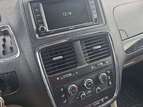 Used 2013 Dodge Grand Caravan SXT FWD image 8