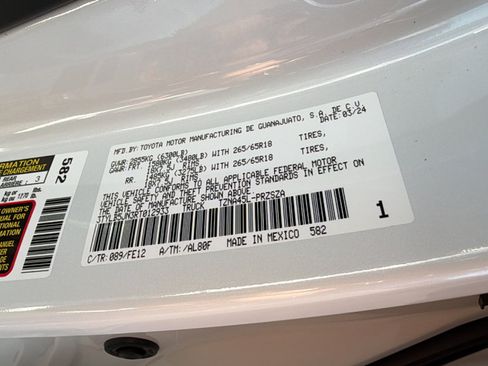 Used 2024 Toyota Tacoma TRD Sport image 30