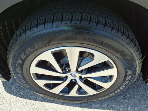 Used 2021 Subaru Outback AWD/4WD image 10