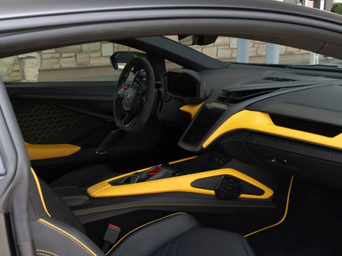 Used 2024 Lamborghini Revuelto AWD/4WD image 25
