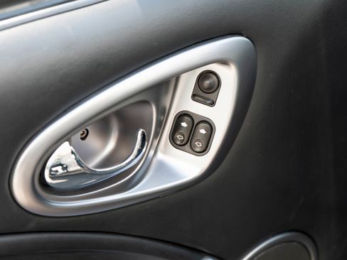 Used 2002 Aston Martin Vanquish image 16