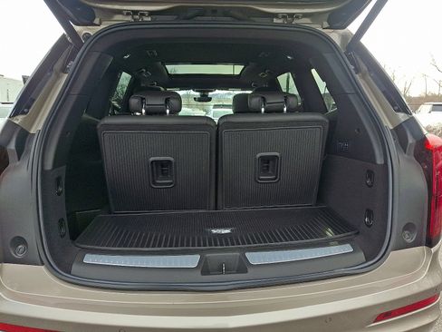 Certified 2022 Cadillac XT6 Premium Luxury w/ Technology Package image 28