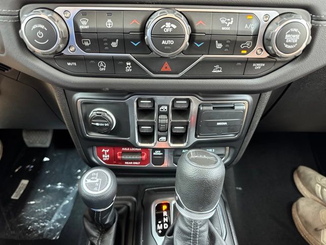 New 2026 Jeep Gladiator Mojave w/ Technology Group AWD/4WD image 17