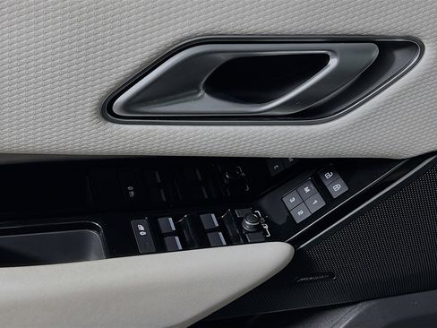 Used 2023 Land Rover Range Rover Velar R-Dynamic S image 17