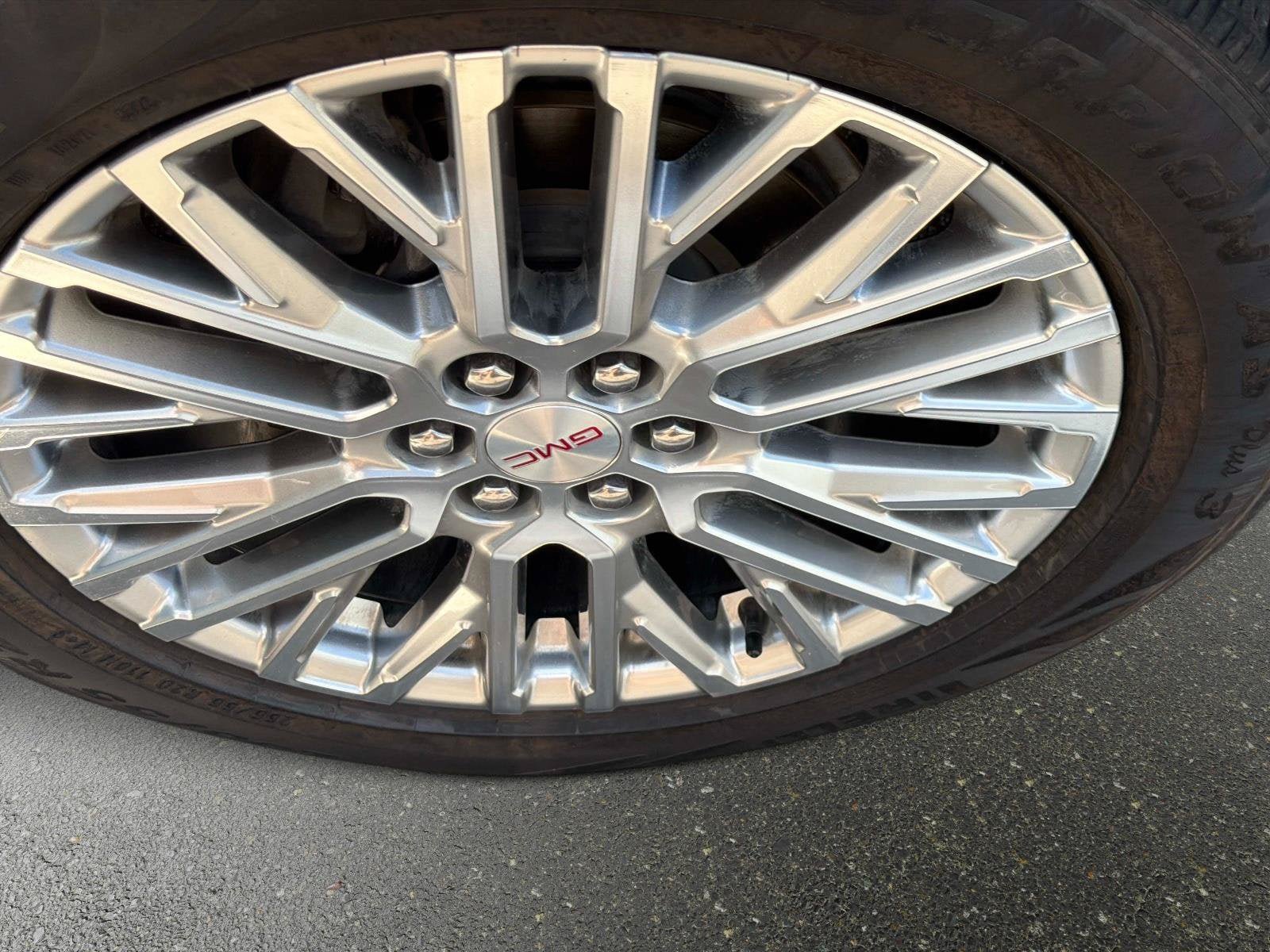 Used 2024 GMC Acadia Denali w/ Super Cruise Package FWD image 10