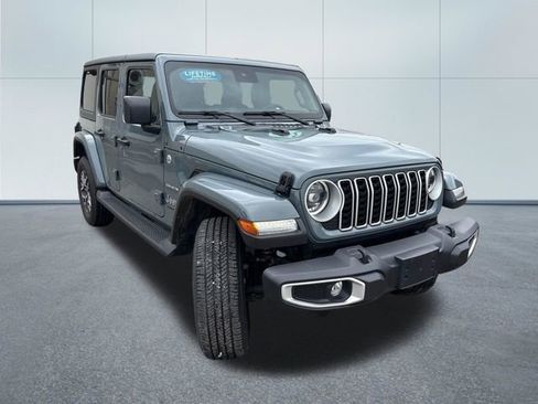 Used 2024 Jeep Wrangler Unlimited Sahara AWD/4WD image 5