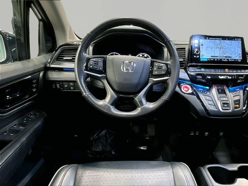Used 2025 Honda Odyssey Elite image 8