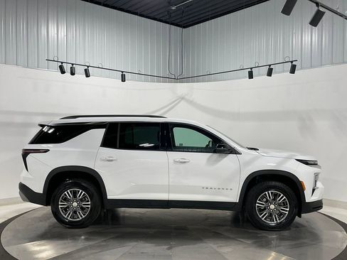 Used 2026 Chevrolet Traverse LT AWD/4WD image 10