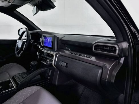 Used 2026 Toyota Tacoma SR5 RWD image 28