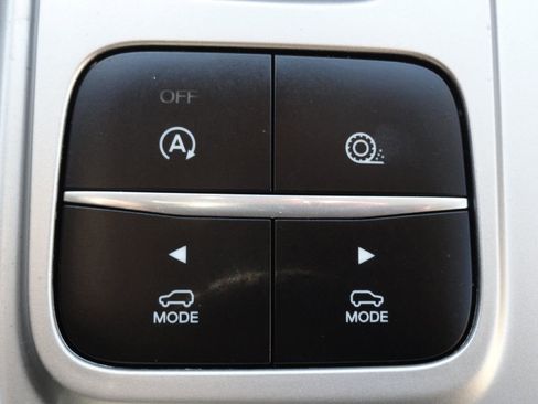 Used 2020 Ford Explorer XLT w/ Equipment Group 202A image 33