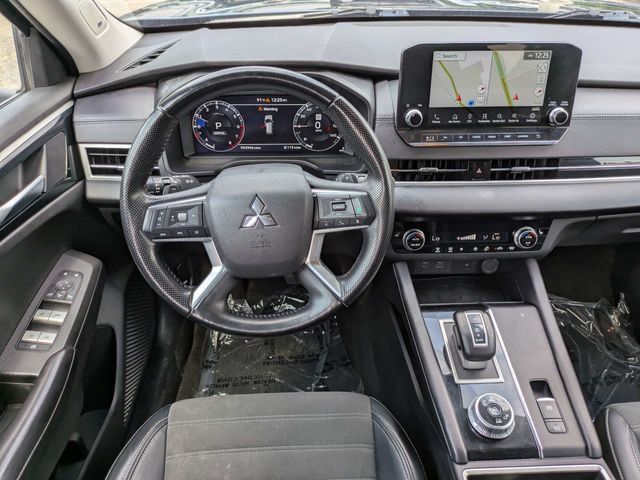 Used 2024 Mitsubishi Outlander SE AWD/4WD image 17