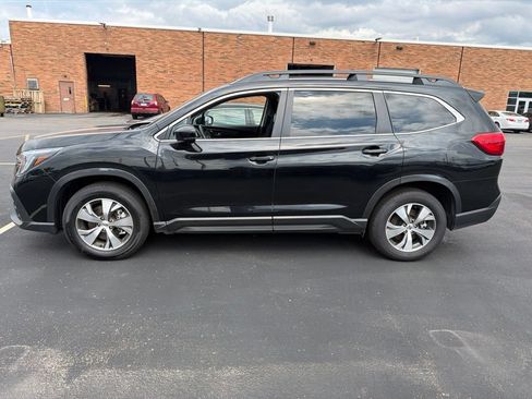 Used 2025 Subaru Ascent Premium AWD/4WD image 1