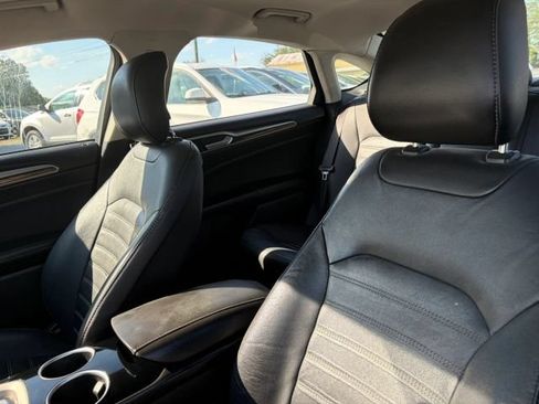 Used 2013 Ford Fusion SE FWD image 13