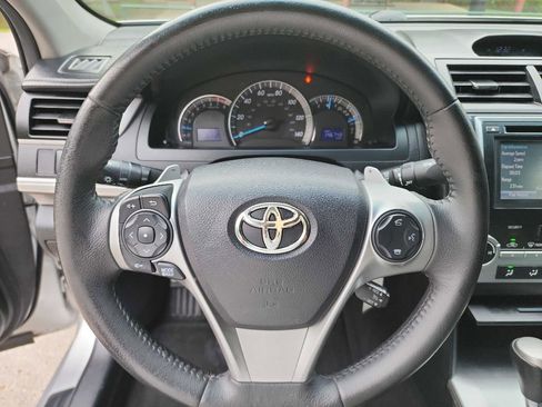 Used 2014 Toyota Camry SE FWD image 16