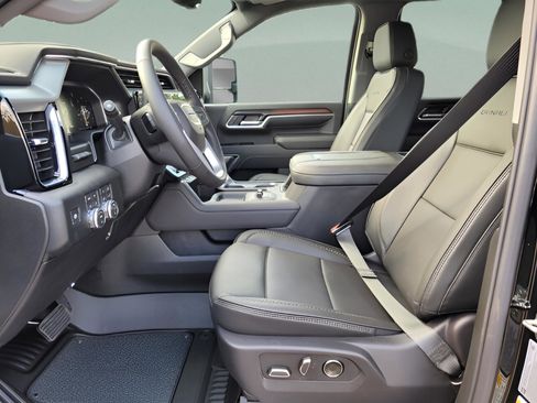 New 2026 GMC Sierra 3500 Denali w/ Denali Reserve Package image 19