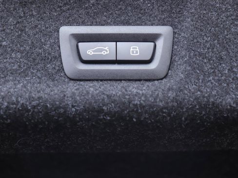 Used 2026 BMW 330i Sedan w/ M Sport Package image 15