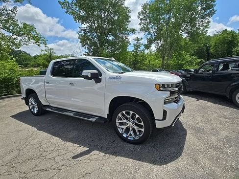 Used 2019 Chevrolet Silverado 1500 High Country w/ Safety Package II AWD/4WD image 11