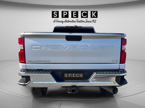 Used 2020 Chevrolet Silverado 2500 LTZ w/ LTZ Premium Package AWD/4WD image 4