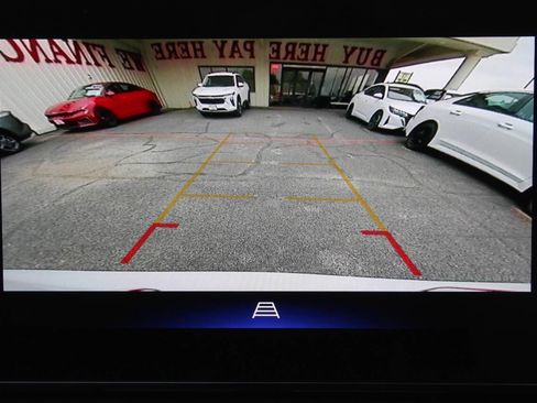 Used 2025 Chevrolet Trax LT FWD image 20