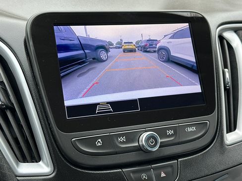 Used 2024 Chevrolet Malibu LT image 21