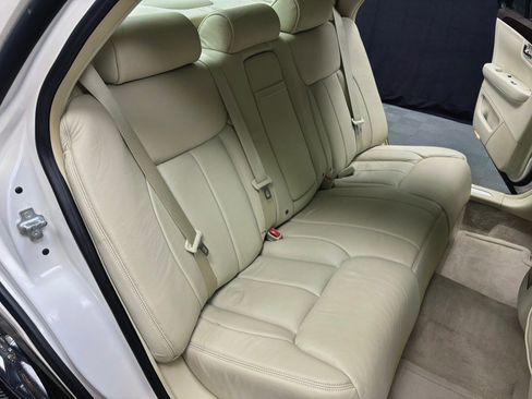 Used 2008 Cadillac DTS Performance FWD image 37