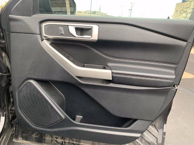 Certified 2021 Ford Explorer XLT w/ Equipment Group 202A AWD/4WD image 37