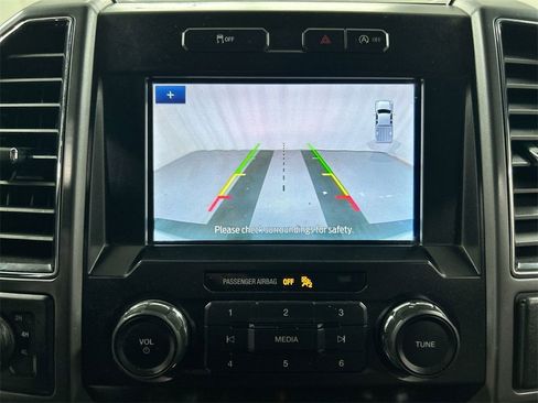 Used 2019 Ford F150 XLT w/ Trailer Tow Package image 15