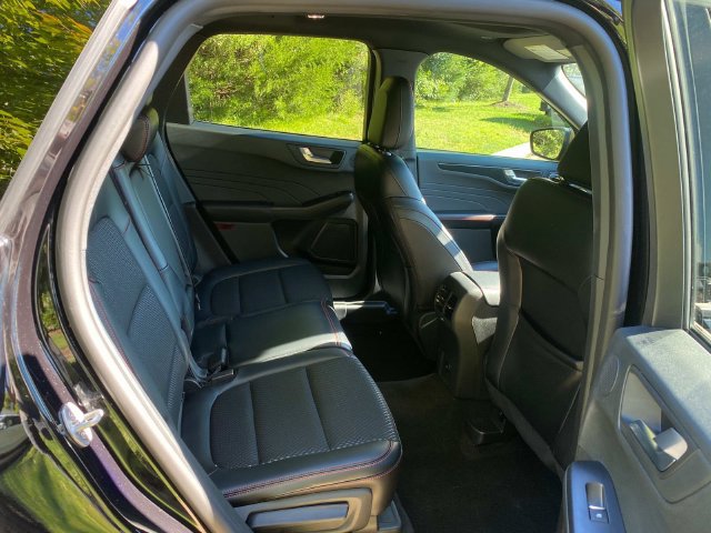 Used 2024 Ford Escape ST-Line Select w/ Tech Pack #2 AWD/4WD image 34