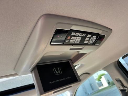Used 2016 Honda Pilot Touring image 14
