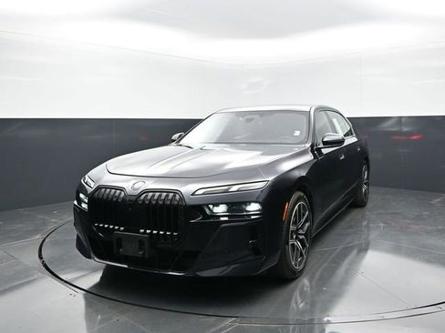 Used 2023 BMW 760i xDrive AWD/4WD image 4