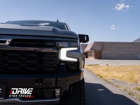 Used 2024 Chevrolet Silverado 1500 ZR2 w/ Technology Package image 6