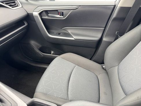 Certified 2025 Toyota RAV4 XLE AWD/4WD image 30