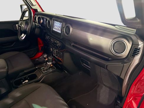 Used 2021 Jeep Wrangler Unlimited Sahara AWD/4WD image 31