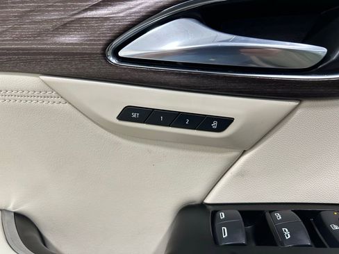Used 2021 Buick Envision Avenir AWD/4WD image 17