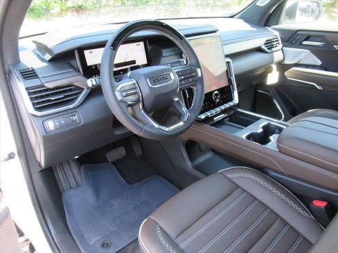 Used 2026 GMC Acadia Denali Ultimate w/ LPO, Floor Liner Package FWD image 16