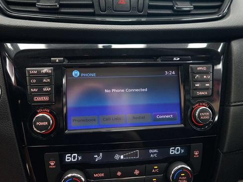 Used 2017 Nissan Rogue SV AWD/4WD image 34