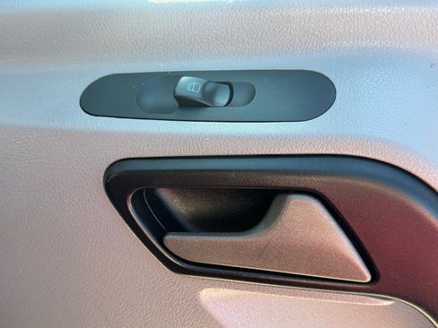 Used 2014 Mercedes-Benz Sprinter 2500 image 25