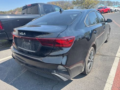 Used 2022 Kia Forte LXS w/ LXS Technology Package image 4