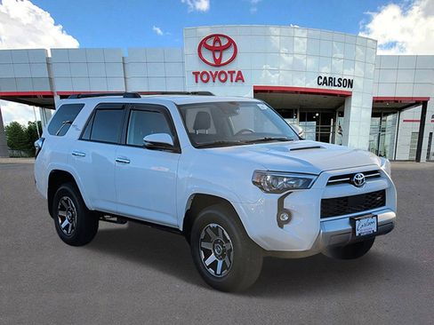 Certified 2024 Toyota 4Runner TRD Off-Road Premium w/ Moonroof Package image 2