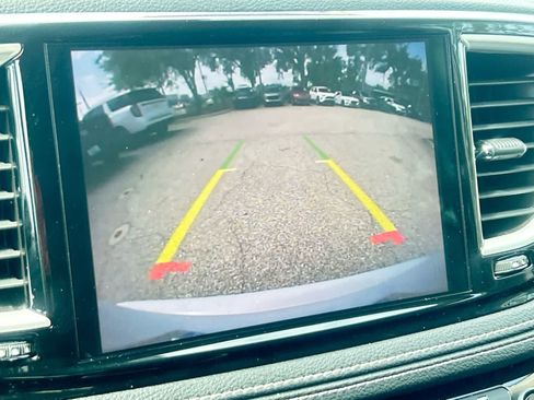 Used 2022 Chrysler Pacifica Touring-L FWD image 20