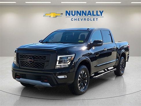 Used 2021 Nissan Titan PRO-4X w/ Pro-4x Convenience Package image 1