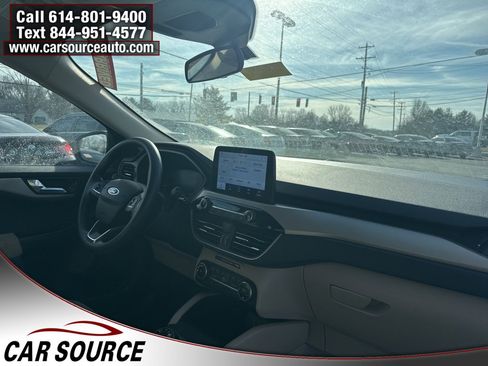 Used 2020 Ford Escape SE image 45
