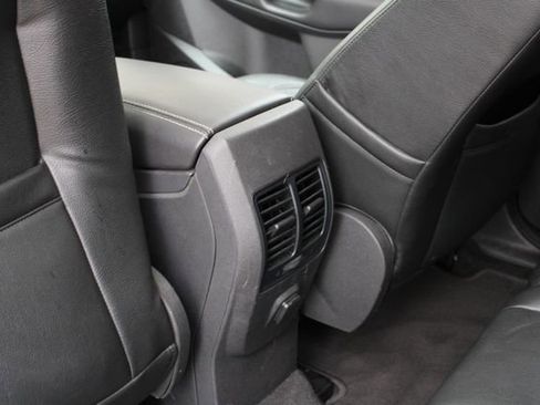 Used 2017 Ford Escape SE image 23