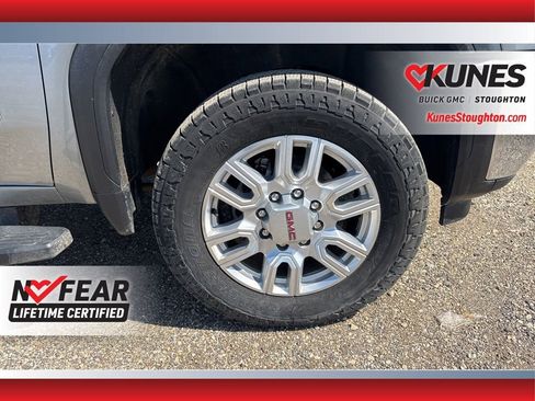 Used 2024 GMC Sierra 2500 SLT w/ SLT Premium Package AWD/4WD image 11