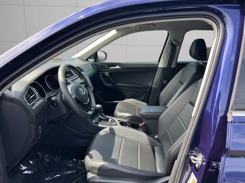 Used 2021 Volkswagen Tiguan SE image 9