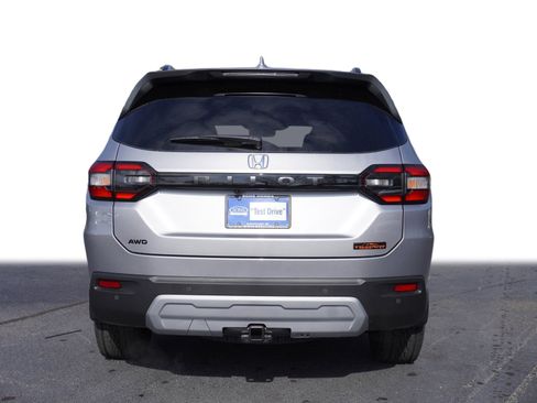 New 2025 Honda Pilot TrailSport image 30