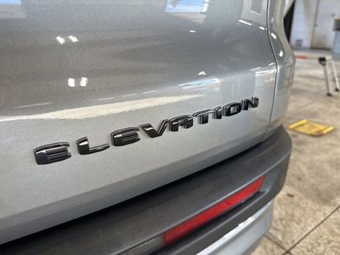 Used 2025 GMC Acadia Elevation image 13