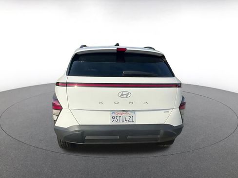 Used 2025 Hyundai Kona SEL image 12